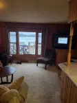 湖畔幾步之遙靜謐木屋 - 小木屋