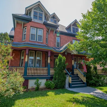 Atv-snowmobile Trail, Close to Marquette, Parking, 9 bedrooms, sleeps 18 People.