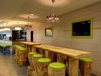 Holiday Inn Express AUGSBURG by IHG - bar