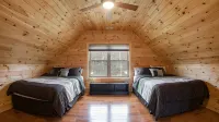 Beautiful River Front Cabin with Mountain views - Mountain view