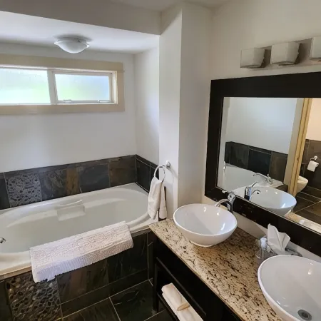 Relaxing retreat at Pacific Shores Resort Condo 1 Bedroom + Kitchen
