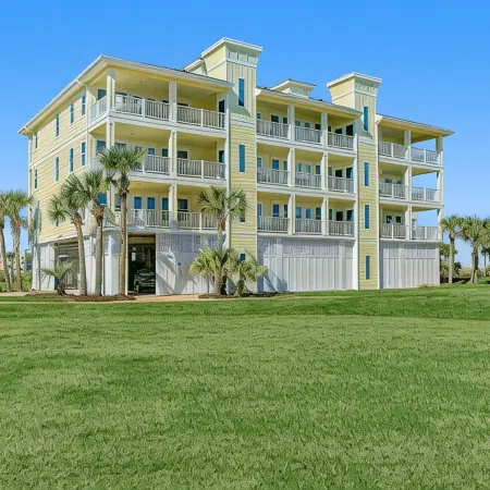SPECTACULAR, LUX, BEACHFRONT Villa/ WOW Views/Steps to Beach & Resort/WIFI/Pool