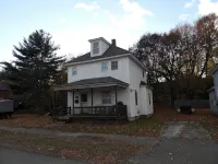 Close to trails! Cozy home base for your snowmobile adventures. Hotéis em Millinocket