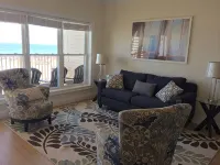 Spectacular Views From Beachfront Condo -  Privatzimmer