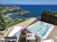 Isola Bella Infinity Suites - Hot Tub