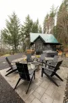 The Peak: Hot tub + Mt. Views