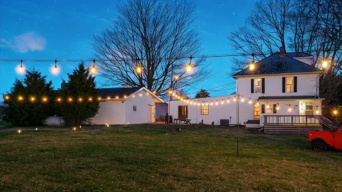 Hocking Hills Retreat with Sauna, Hot Tub, Movie Theater, Fire Pit