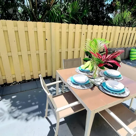 POSHPADZ - Sandpiper Villa - Walk to Jupiter Beach