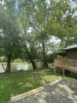 Gorgeous 2-bedroom cabin on the Watauga River!