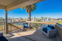Townhome on the Water, Green Light Fishing, Pool, Arcade Machines, Sleeps 8 - 4-Star