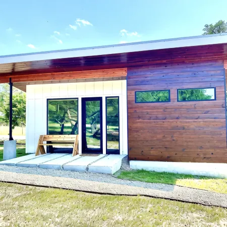 Cozy/Cute Tiny House close to wineries, wedding venues & outdoor fun