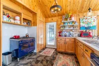 Beautiful Getaway Plus More! - Homestays