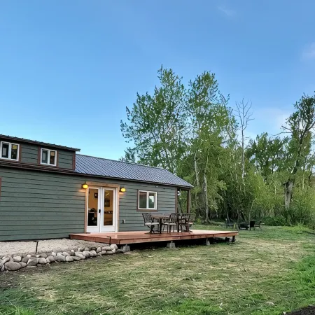 Cabin on acreage minutes from downtown Red Lodge!