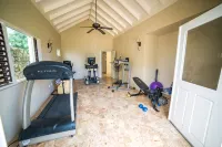 Luxury Waterfront 1/1 with Pool and Gym - salle de sport