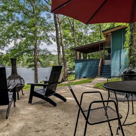 Vintage Smith Lake Retreat! Отели в г. Уокер