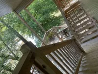 Mama Bears Cozy Creekside Cabin at Up The Creek