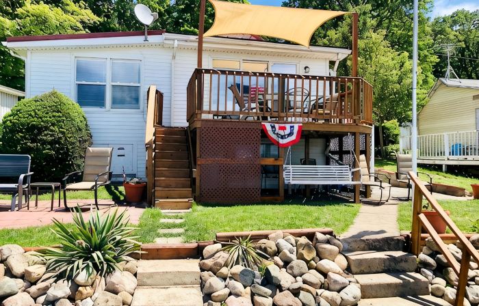 Stone Lake Cottage Middlebury in Boat Fish Getaway