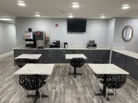 Super 8 by Wyndham San Antonio Downtown NE - sarapan