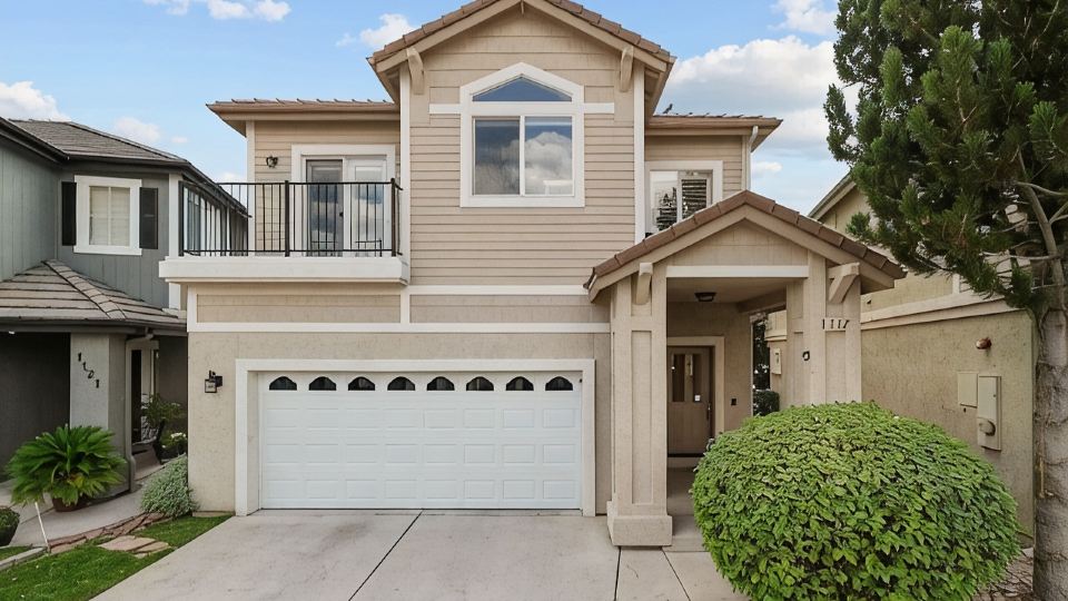 Luxury Lakefront Escape with Stunning Views at Sparks Marina