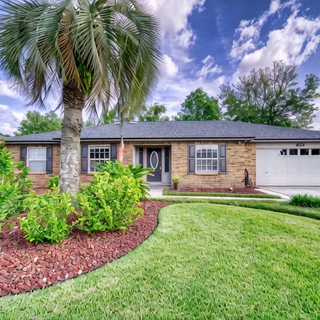 Private Heated Pool • Arcades • Sleeps 10 • Quiet Jacksonville Retreat