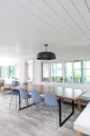 Modern Lakefront Gun Lake Cottage Near Bay Pointe Inn - 4 stjerner