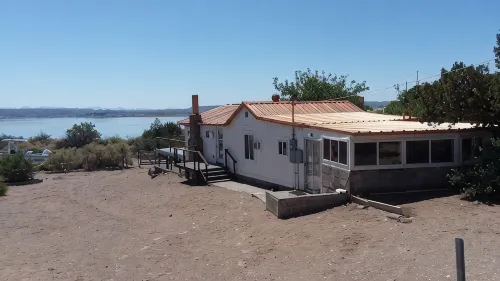LAKEFRONT- Mid Century Bungalow - 3-Sterne