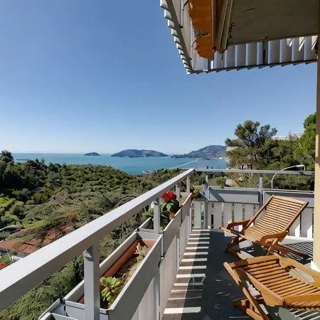 Blue view, blue bay, lerici