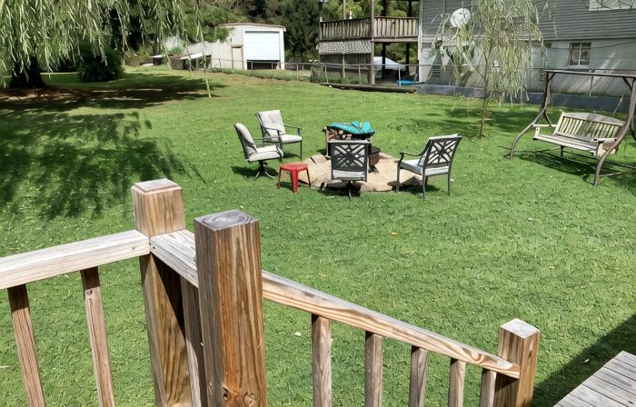 Charming 2-bedroom cabin uwith WiFi, AC in amazing McCarr