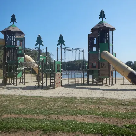 Large furnished cottage with terrace Отели в г. Бена