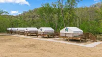 Furnished Glamping Tent/King Bed/Access to the Red River - Dancing Deer - #6 - Leirintäalue
