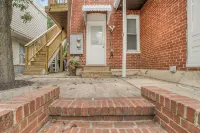 Cozy, dog-friendly, downtown
