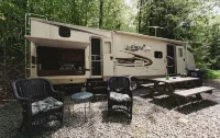 Roscoe RV Pet Friendly - WiFi