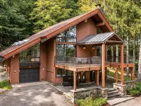 Charming 4-bedroom Ski house in Stratton with Shuttle or walk to slope. Hotels in Stratton Mountain