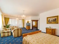 Aurelius Imparatul Romanilor Hotels near Lupului