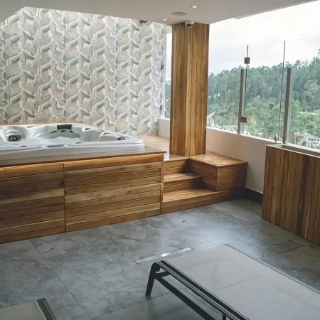 Saya Hotel & Suites