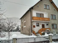 Domcek na Orave - parking