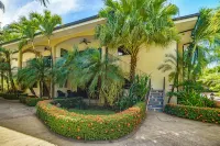 Walk to Everything! 2Br Villa at Playa Penca! Pool, Parking + Massages on us! - 2 星級