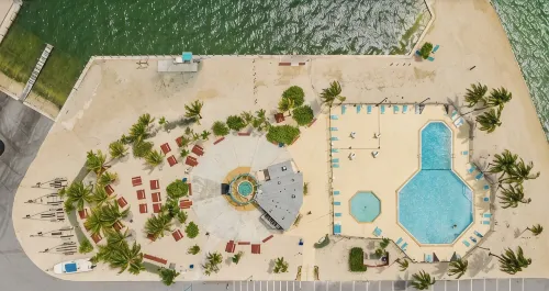 35' Seawall Sparkling , 30min from Keywest, WIFI, BBQ Grill, Pool