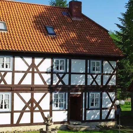 Gästehaus Räuber Lippoldskrug Отели в г. Альфельд