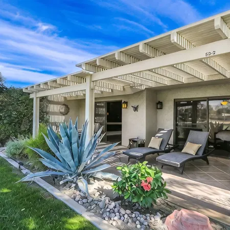 Desert Paradise Retreat Awaits on Golf Course with Sunset & Mountain Views