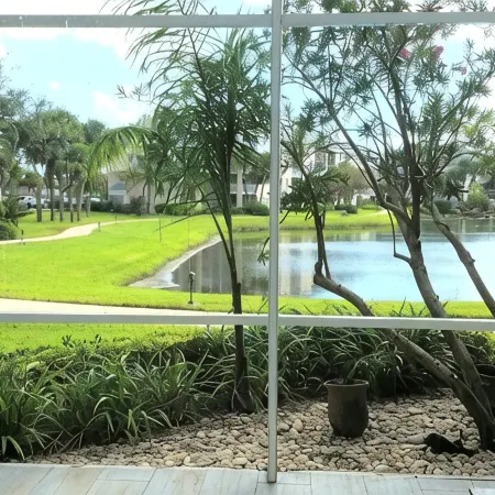 POSHPADZ Villa Kokomo-Lake View Patio- Walk to Jupiter Beach Sleeps 6