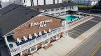 Saratoga Resort - 2-Star