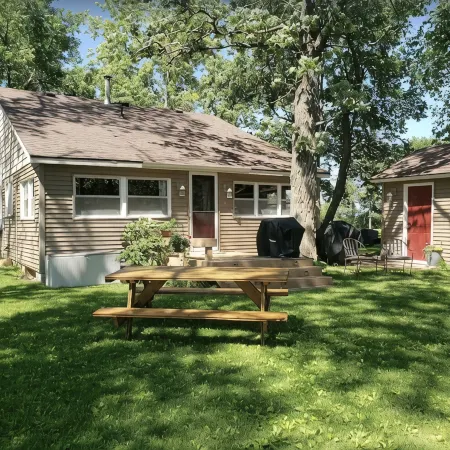 Nostalgic Northern Cabin tucked between 2 lakes & recreational river - Wadena Co