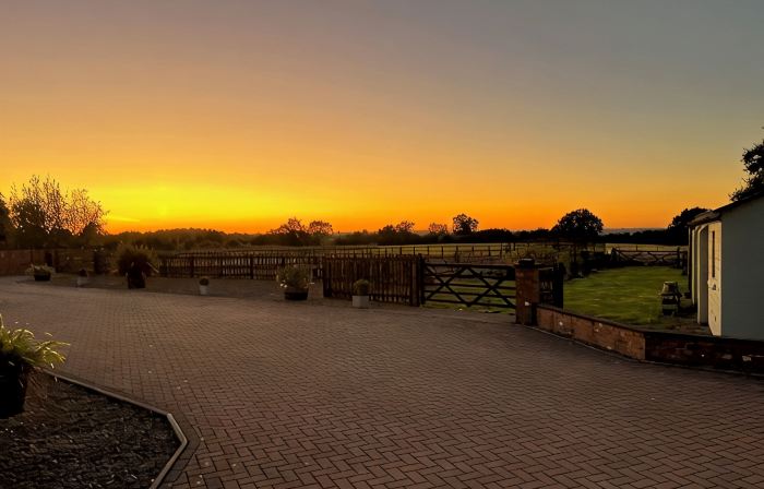 The Lodge, South Cotswolds, comfortable contemporary rural home, views, parking