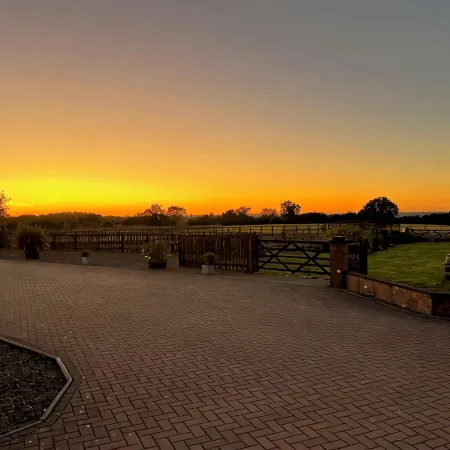The Lodge, South Cotswolds, comfortable contemporary rural home, views, parking