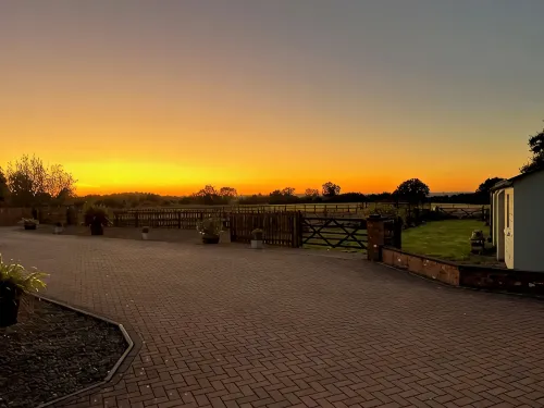 The Lodge, South Cotswolds, comfortable contemporary rural home, views, parking