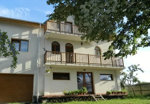 Belegania Villa - Homestays
