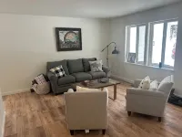 Private, luxury, 4-bedroom home minutes from downtown Bigfork Hotel di Bigfork