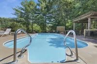 New Room by Silver Dollar City + Shuttle + Pool