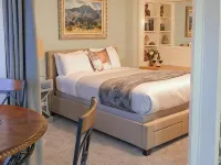 The Landmark Inn on Orcas Island Hotels in Eastsound